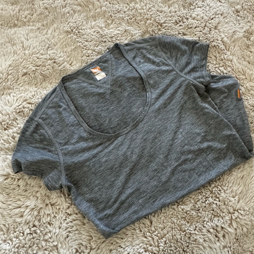 LUCY Activewear top gray size XS Great condition